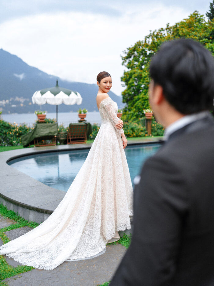 italy wedding photographer countryside couple