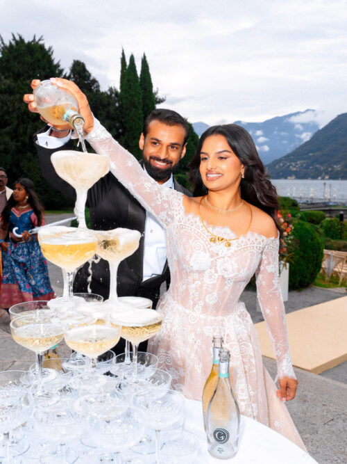 destination wedding italy bride and groom kiss
